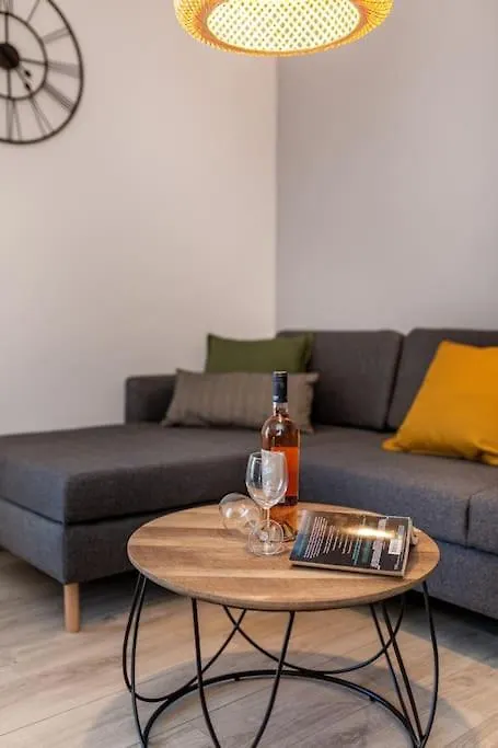 Apartman Milazzi, Fully Air-Conditioned バスカ