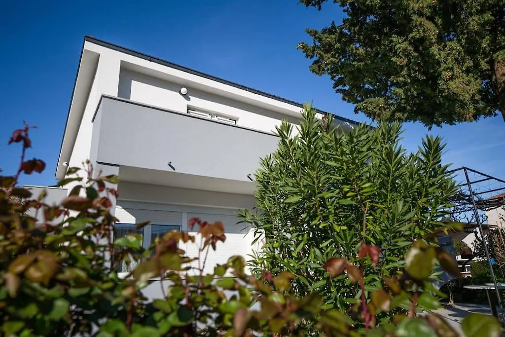 Apartman Milazzi, Fully Air-Conditioned バスカ